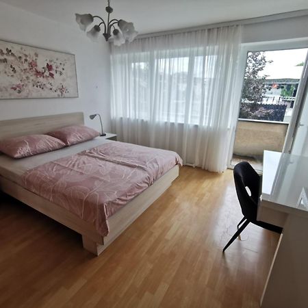 Apartment Tonio - Right On The Main Square Gospić المظهر الخارجي الصورة