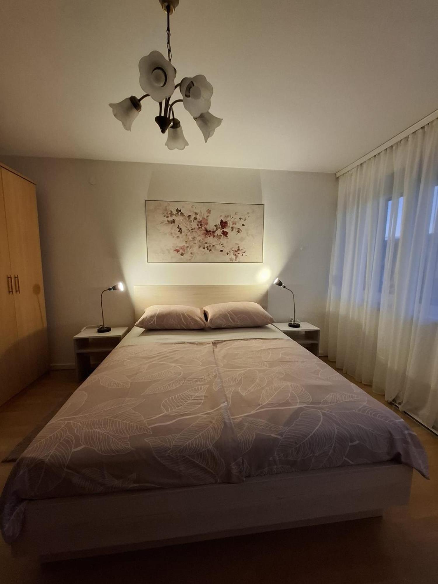 Apartment Tonio - Right On The Main Square Gospić المظهر الخارجي الصورة